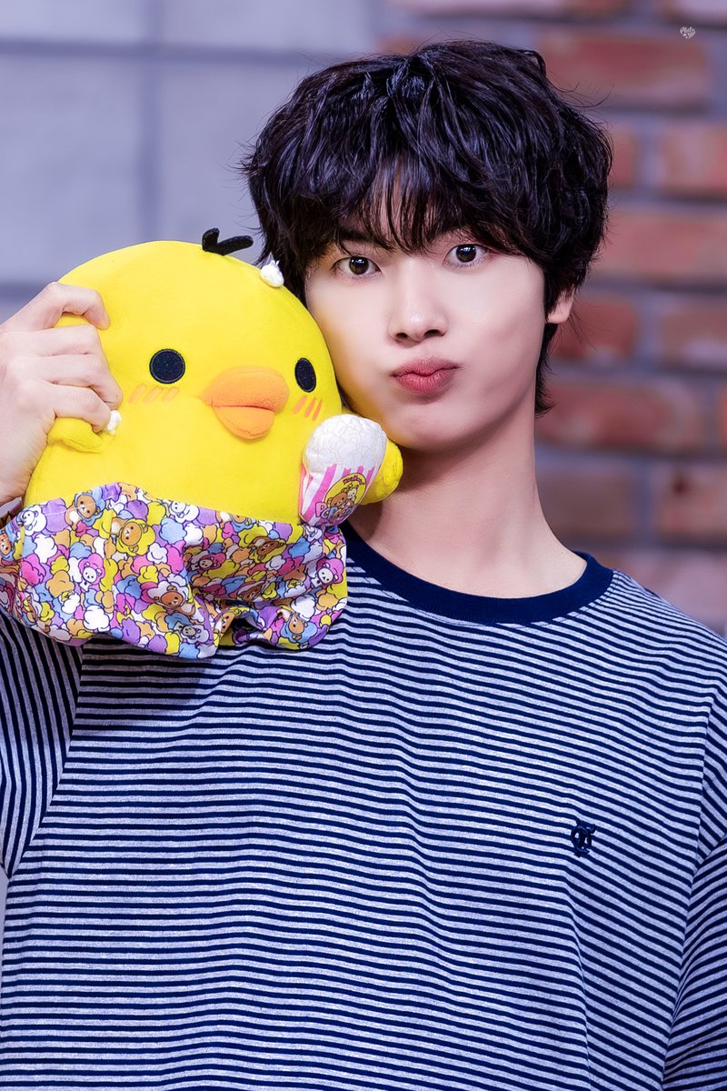 Pluto__ooo's tweet photo. 260618 메이크스타 대면

부리가 넘 통통해、、、(｡･ө･｡)

#원위 #강현 #ONEWE #KANGHYUN https://t.co/M3IfNzHDZB