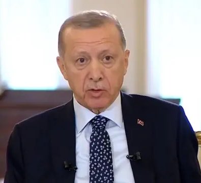 DeVRim__MKA's tweet photo. Bir Cumhurbaşkanı vardı. Oğlunun düğünü için köşkün elektrik, su ve mutfak giderlerini cebinden ödemişti. “Rakı içiyor, kafir” dediler

Bir de Oğlunun vakıflarını belediyelerden, devlet kurumlarından besleyen, yani halka kitleyen var. “Kuran okuyor, Müslüman” diyorlar(!) https://t.co/9PsKzTdlgN