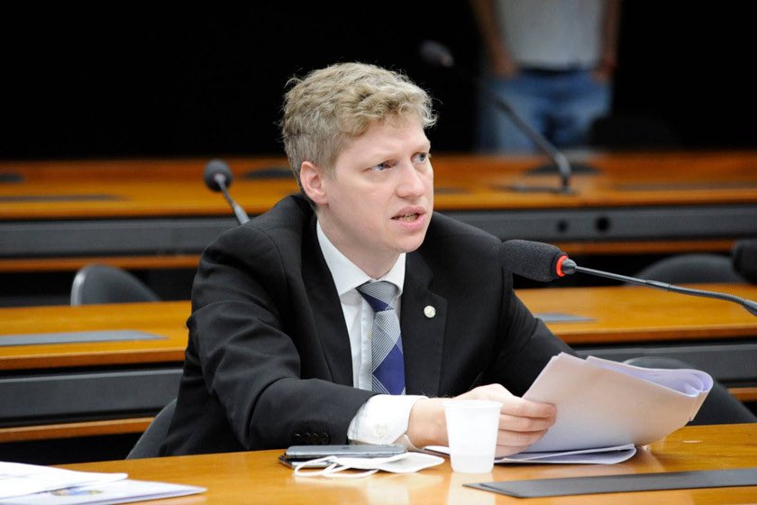 boletimbr's tweet photo. ⚠️ Marcel van Hattem é premiado internacionalmente por atuação em defesa da liberdade de expressão. https://t.co/fOpzF87F5U