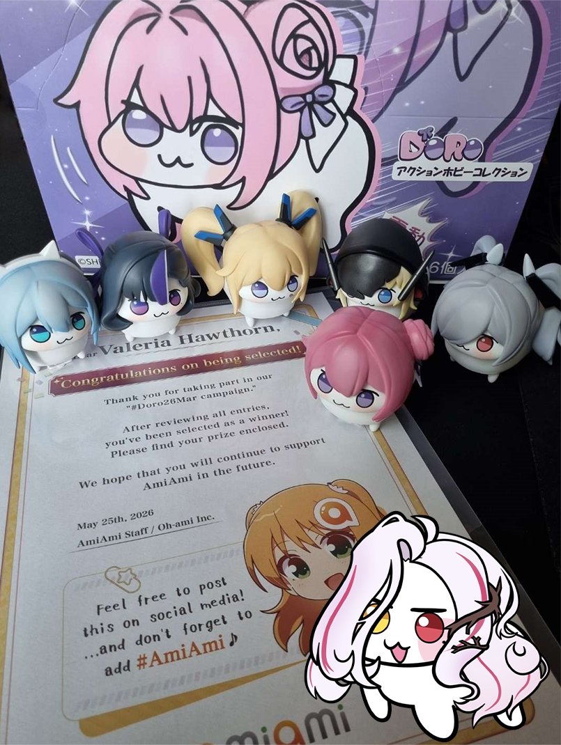ValeriaHawthorn's tweet photo. The Doros have been unboxed! 

AHH THEY ARE SO CUTE AND SILLY I LOVE THEM!! 😍 Thank you @AmiAmi_English for this awesome prize! I will treasure them forever! ❤️

#NIKKE #AmiAmi https://t.co/3M0d3mp9yE