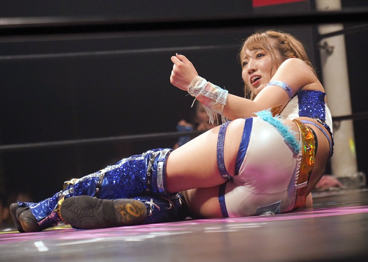 arrinaimyon1's tweet photo. 2026年6月19日　新木場1stRING
#金ガチャ
#マーベラスプロレス
#マリーゴールド #pw_mg
#アクトレスガールズ
6人タッグマッチ
川畑梨瑚＆#松井珠紗＆櫻井裕子
vs 関口翔＆SAKI＆CHIAKI

アクトレスガールズの #LoveRiddle が会場に流れると
踊りだす松井珠紗さんです　その２
@maissa5171 https://t.co/INLKNGgADr