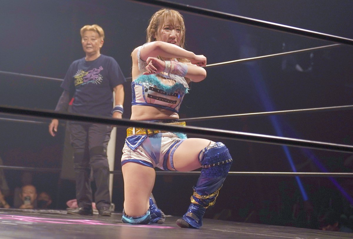 arrinaimyon1's tweet photo. 2026年6月19日　新木場1stRING
#金ガチャ
#マーベラスプロレス
#マリーゴールド #pw_mg
#アクトレスガールズ
6人タッグマッチ
川畑梨瑚＆#松井珠紗＆櫻井裕子
vs 関口翔＆SAKI＆CHIAKI

アクトレスガールズの #LoveRiddle が会場に流れると
踊りだす松井珠紗さんです　その３
@maissa5171 https://t.co/cMAXf5tPA6
