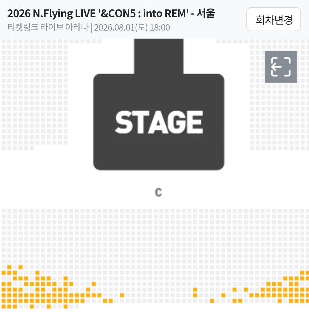 1031Hz_'s tweet photo. 여러분 가운데라고 가운데 서는 거 아니에요 앞번호 잡으세요 ..!! https://t.co/mzKteCxYHY