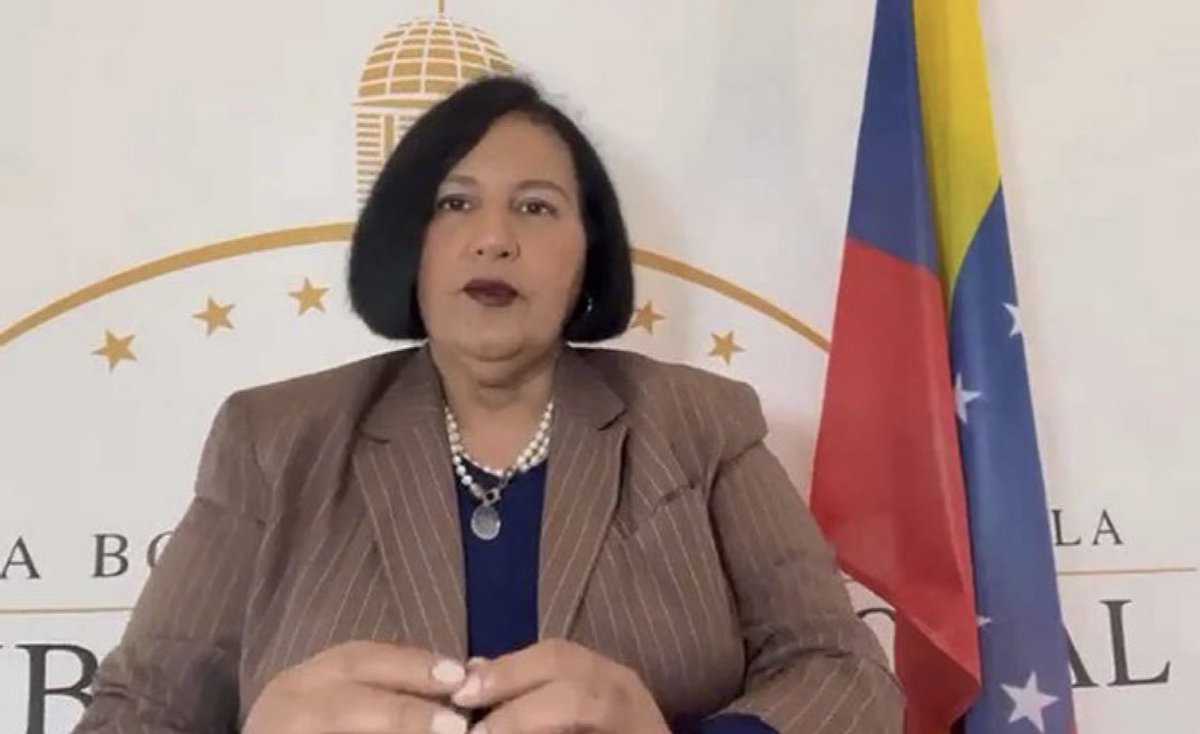 HoracioF63's tweet photo. No vino por qué quizo. Fue invitada por USA, en razón de su condición como Presidenta de la Asamblea Nacional 2015; último órgano reconocido internacionalmente con la legitimidad del voto. Identificar hilos conductores, desentrañar la enmarañada crisis institucional del país, es parte de la tarea que ocupa a mucha gente por estos días …
