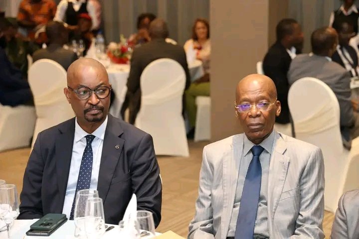 TigbeP's tweet photo. À Lomé, le Club Diplomatique a accueilli une #conférence du #FMI sur l’évolution de l’institution, de #BrettonWoods aux défis du XXIᵉ siècle. L’occasion d’échanger sur la stabilité financière, le #développement et l’avenir des #économies africaines.
#Togo #Diplomatie @rdussey https://t.co/X8XCVZOInp