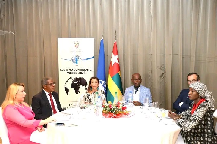 TigbeP's tweet photo. À Lomé, le Club Diplomatique a accueilli une #conférence du #FMI sur l’évolution de l’institution, de #BrettonWoods aux défis du XXIᵉ siècle. L’occasion d’échanger sur la stabilité financière, le #développement et l’avenir des #économies africaines.
#Togo #Diplomatie @rdussey https://t.co/X8XCVZOInp