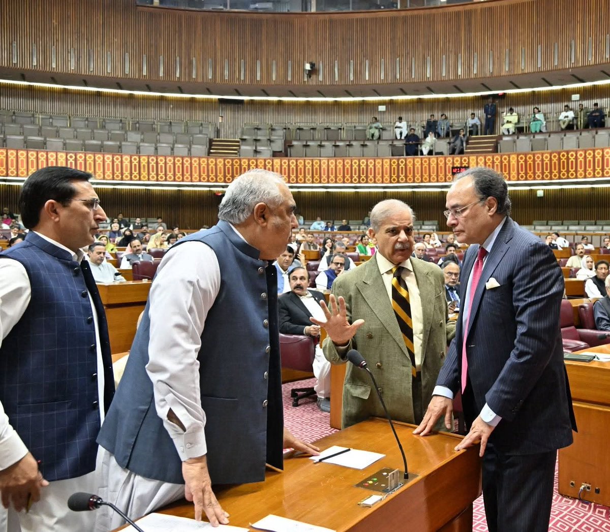 ZeshanSyed08's tweet photo. Beautiful pictures of the day.

Such meetings should become a routine practice, focused on public interest, not political engineering. https://t.co/iSO9VaaAwf