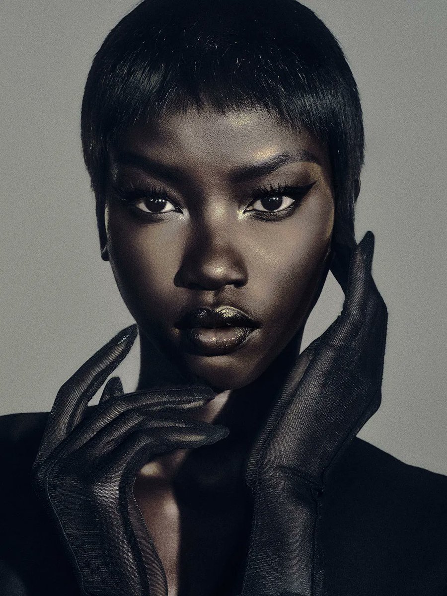 muvaperry's tweet photo. anok yai x mugler. https://t.co/XAzdI3zYsc