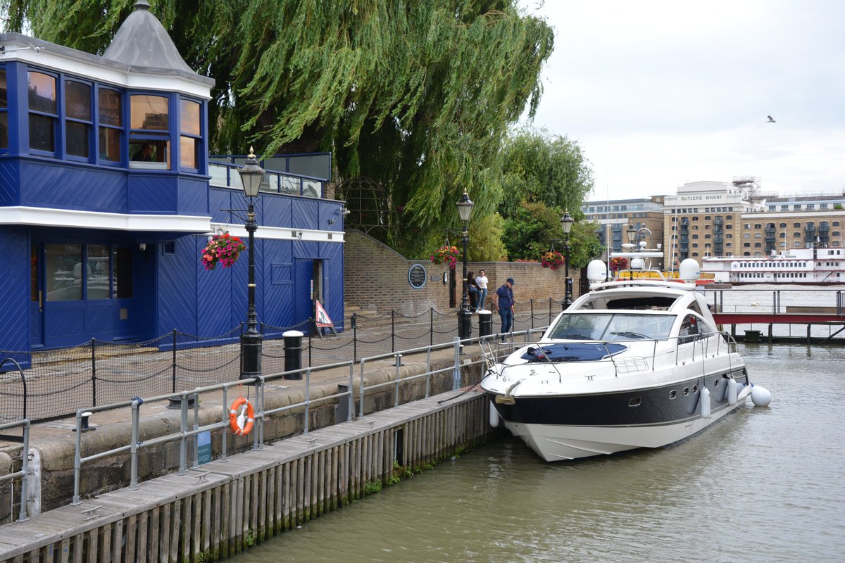 StKatsMarina's tweet photo. Yesterday's evening welcome to Fairline Targa 47GT 'Iridium'. Enjoy your stay at St Katharine Docks Marina

#skdmarina #igymarinas #londonmarina #destinationlondon #skdocks #LetsDoLondon #seayousoon https://t.co/eslDYxhlPv