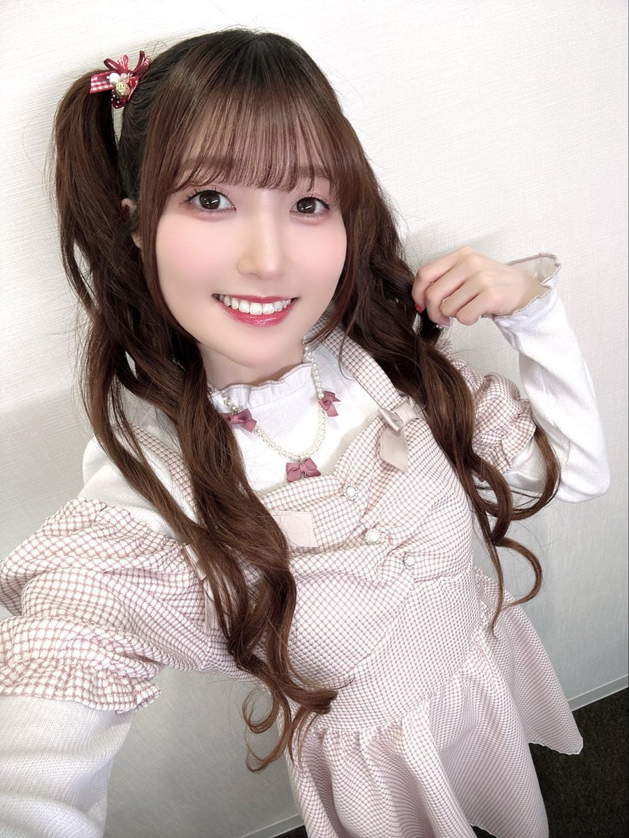 yuri_usui0515's tweet photo. 『声優図鑑 by声優グランプリ』にてインタビューを受けさせていただきました✨

憧れの声優図鑑さんに掲載していただけてとっても嬉しいです💖
外での撮影やジャンプしながらの撮影も新鮮で楽しかったな〜🫶🏻
動画も合わせてぜひ見てください🍓🤍

#声優図鑑 #声グラ https://t.co/I2NaNHEJNR