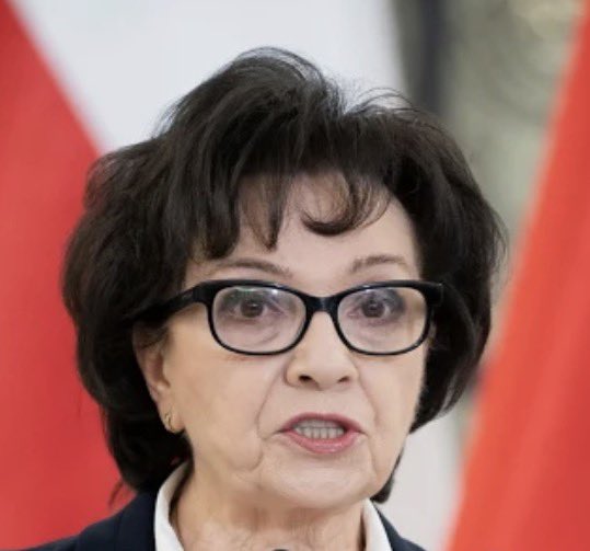 Szczypopasku's tweet photo. Czy @elzbietawitek wypowiedziała się już w sprawie przywilejów polityków i ich rodzin w kontekście “saloniku VIP” w szpitalu? Dla kolegi pytam❗️☝️😎 https://t.co/GdFYDgaMaF