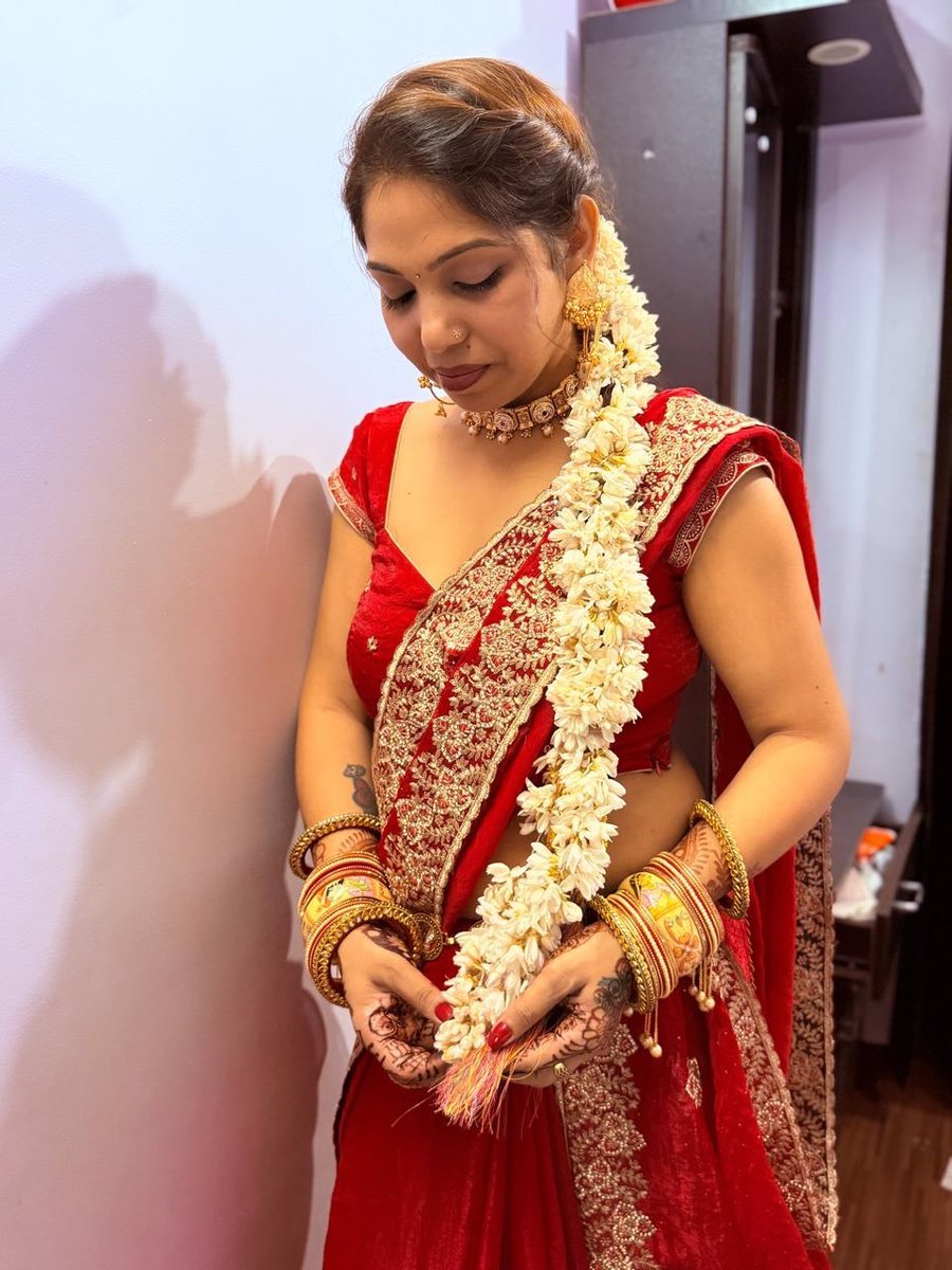 tamilamuthamof's tweet photo. பரவாயில்லை முதல் இரவுக்கு ரெடி ஆகிறது எல்லாம் போட்டோ போட ஸ்டார்ட் பண்ணிட்டாங்க 😮😮😮
#SadiyaSarkawaRaja #firatnightdress #firstnight #tamilamutham #firstnightvibes https://t.co/VSVqDRq4zk