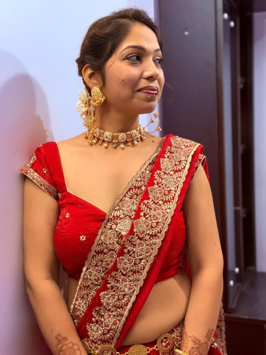 tamilamuthamof's tweet photo. பரவாயில்லை முதல் இரவுக்கு ரெடி ஆகிறது எல்லாம் போட்டோ போட ஸ்டார்ட் பண்ணிட்டாங்க 😮😮😮
#SadiyaSarkawaRaja #firatnightdress #firstnight #tamilamutham #firstnightvibes https://t.co/VSVqDRq4zk