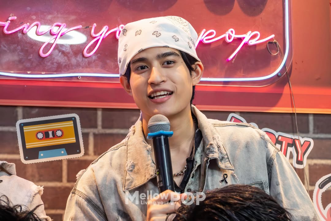 BarcodetinOFC's tweet photo. Barcode Tinnasit IG Update (1)

Cr. mellowpop_official

  CLOVER LLG PRESS TOUR 

#LonelyGirlCLO_VER
 #CLO_VER #MellowPOP
 #barcodetin @BarcodeTin