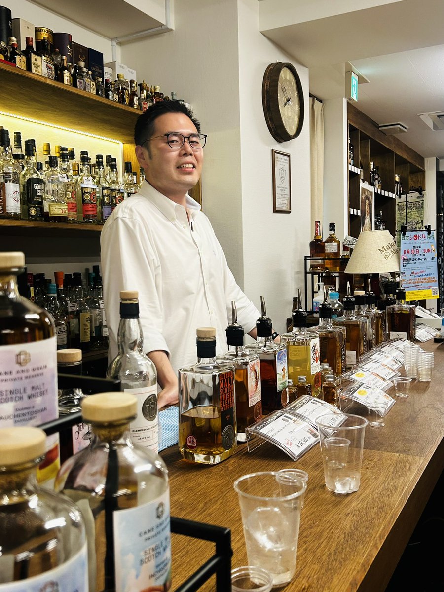 Tasting_Market's tweet photo. 盛況でございます！佐々木店長さん、すごく店長！！！特典ピンバッジが可愛い、カンガルーみたい🦘㊄ https://t.co/3JD4uIXJSK