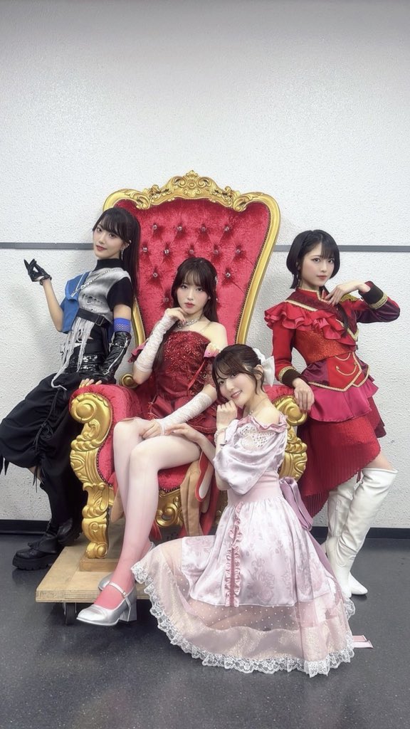 tsumugi_nanase's tweet photo. ライブの思い出①📸

👑3年生
十王 星南役　陽高 真白ちゃん
雨夜 燕役　天音 ゆかりちゃん
姫崎 莉波役 　薄井 友里ちゃん
#学マス2nd_HIF_DAY1
#学マス2nd_HIF_DAY2 https://t.co/wUVUs23zMe