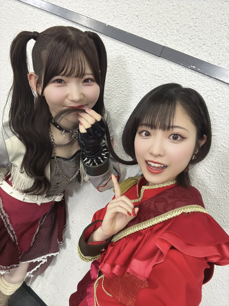 tsumugi_nanase's tweet photo. ライブの思い出②📸

花海 咲季役　長月 あおいちゃん
藤田 ことね役　飯田 ヒカルちゃん
葛城 リーリヤ役　花岩 香奈ちゃん
紫雲 清夏役　湊 みやちゃん https://t.co/YVshsOoyNq