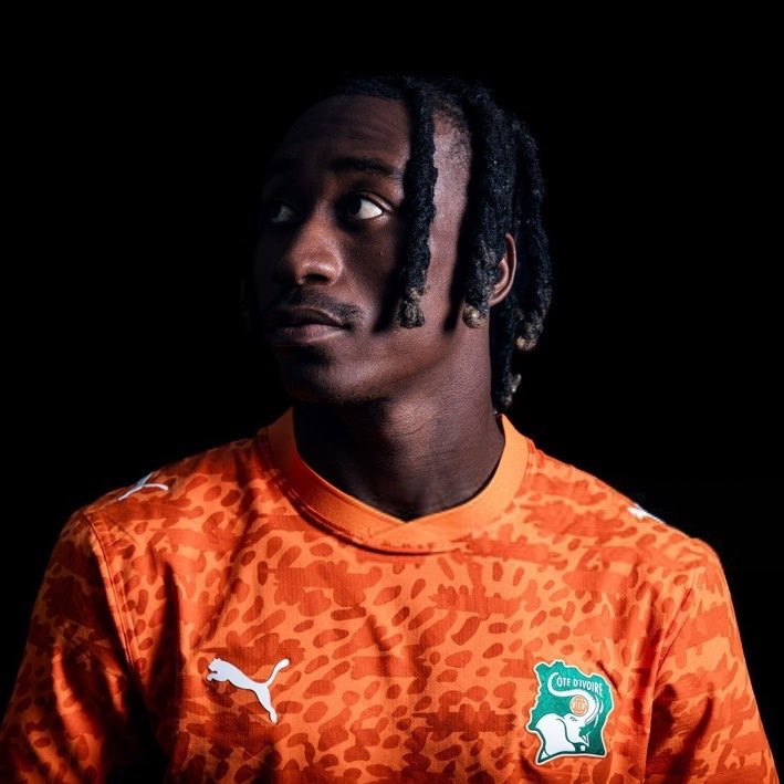 LFCExtensive's tweet photo. 🚨🚨🚨🗣️ ديوماندي عن فيرتز:

"إنه لاعب مبدع للغاية، ويجد الحلول حتى في المساحات الضيقة. 

اللاعبون من هذا النوع قادرون على تغيير مجرى المباراة بلمسة أو تصرف واحد." https://t.co/4taFEBA1NW