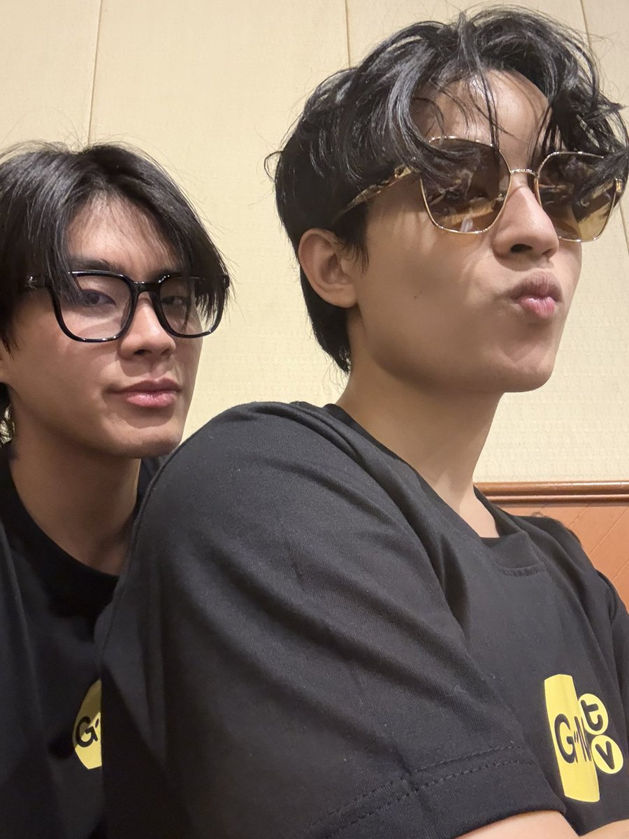 bitjh_me's tweet photo. Emang harus banget pangku-pangkuan gini 😛
#BarcodeKin #BarcodeTin #KinThanachai https://t.co/E4e1j0R2YB