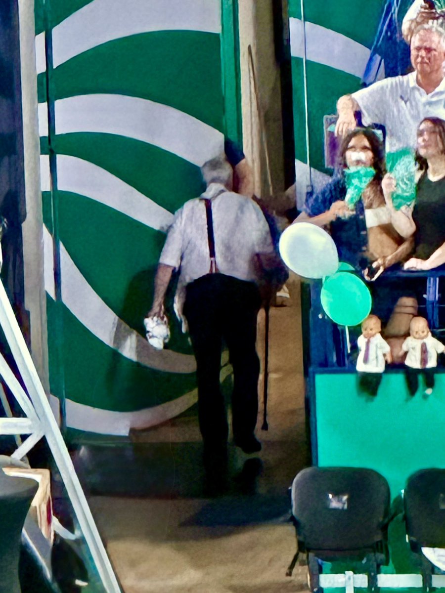 Mayol64's tweet photo. @dropdutalon @EBPLO L’imagine n’est pas de qualité, mais au combien symbolique…
Il est parti sur la pointe des pieds, mais certainement très heureux ! https://t.co/N5KHR2S4ZD