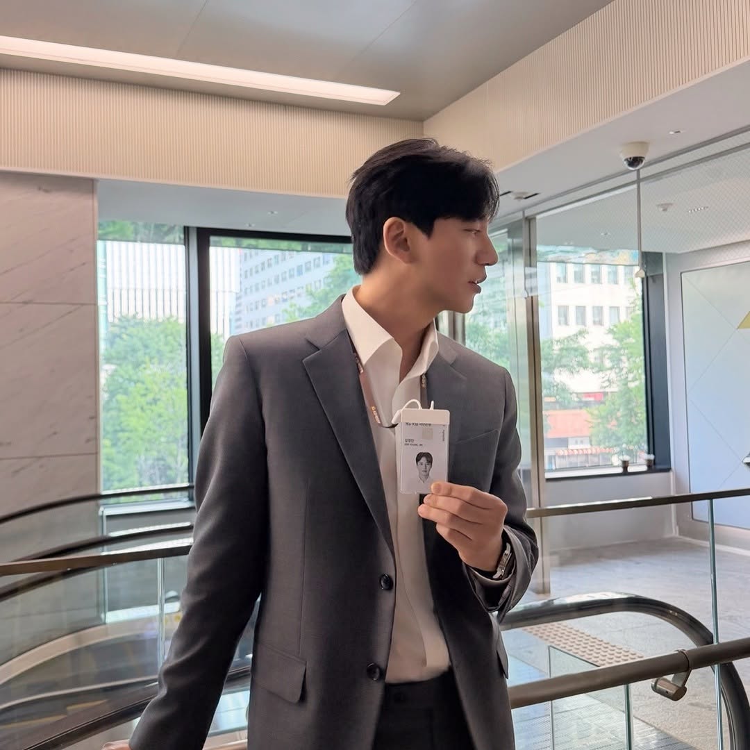 uglykogepan's tweet photo. 그래서 어디죠 김영진 차장님 계신 곳?!?!나 뭐라도 가입하고 싶은데 https://t.co/Z1PdQsFWR5