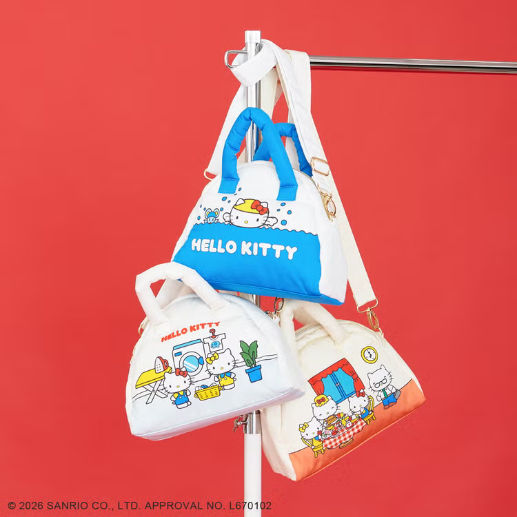 sanrio_oshikatu's tweet photo. ＼⚠️コラボ商品【予告】📣🆕／
ACCOMMODE×ハローキティのコラボアイテムが6/25(木)12時～発売開始🥹🎀

あの頃を思い出させる懐かしさがたまらない…🥹🩷
レトロキティちゃん好きは必見📝
また発売日近くなったらお知らせするね📣

🔗公式オンラインストア：https://t.co/yMDOIwHVzV
🔗ZOZOTOWN：https://t.co/ENL1FEHSdO

📅発売日：6/25(木)12時～
📝ラインアップ：
キルティングバックパック　¥6,270(税込)
キルティングフリルショルダーバッグ　¥4,950(税込)
パフボストンバッグ　¥4,510(税込)
ピアノポーチ　¥3,740(税込)
ハウスポーチ　¥3,850(税込)
スポーツミニポーチチャーム　¥2,860(税込)

#サンリオキャラクターズ #ハローキティ