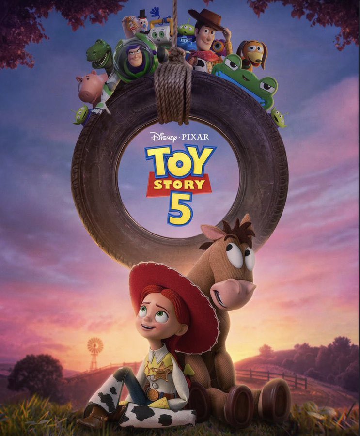 DamienAKAchamo's tweet photo. Au deuxième visionnage, Toy Story 5 me paraît toujours aussi impressionnant par la justesse de son écriture.

Le film rappelle à quel point un jouet peut avoir un impact important dans la vie d’un enfant. À une époque où le numérique est omniprésent, il est essentiel de préserver la créativité et l’imagination des plus jeunes. Et non, il n’y a rien de « cool » à vouloir grandir trop vite, l’enfance est ce qu’il y a de plus pur et il est important de savoir en profiter.

C’est pourquoi, j’ai beaucoup aimé le dilemme de Bonnie. Pour se faire des amis, elle préfère mettre de côté qui elle est vraiment afin d’être enfin acceptée. Mais les choses ne sont pas aussi simples. Dans une génération où la différence et l’insouciance sont parfois considérées comme « gênantes », les enfants peuvent devenir cruels entre eux. Et les réseaux sociaux, ainsi que le numérique en général, accentuent encore davantage ce phénomène, puisqu’ils les suivent partout et en permanence.

Le rôle de Jessie est aussi primordial dans ce film. Avant Bonnie, elle a déjà connu deux enfants et a profondément souffert de l’abandon d’Emily, un véritable traumatisme qui lui a laissé une peur profonde de l’abandon. Grâce à la magnifique scène sous l’arbre, elle finit par comprendre que, peu importe si un enfant grandit, l’essentiel est d’avoir été là pour lui lorsqu’il en avait besoin. C’est pourquoi elle va tout faire pour aider Bonnie à se faire une amie.

En résumé, j’ai adoré ce film. J’aime énormément cette saga, qui est sans doute l’une des plus cohérentes du cinéma et qui représente une grande partie de mon enfance. Et je ne pense pas que l’histoire soit terminée, Toy Story 6 verra probablement le jour. Après la conclusion pourtant parfaite du troisième film, Pixar nous a prouvé avec les quatrième et cinquième opus qu’il restait encore beaucoup de choses à raconter. Personnellement, j’ai déjà hâte de retrouver une nouvelle fois la saga de mon enfance au cinéma.

#ToyStory5