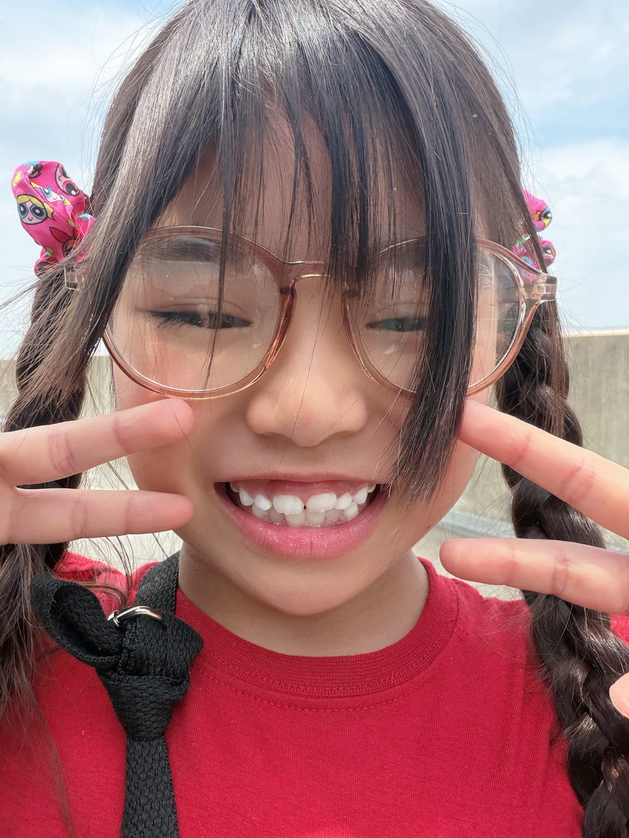 sayuri__satsuki's tweet photo. おでかけ🚗
さゆりはお気に入りのシュシュで、さつきはお気に入りのサングラスしたよー
#ベストワンプロ #キッズモデル  #BOP撮影会 https://t.co/gECPidAeKT