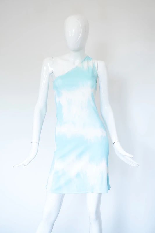 givemethecoins's tweet photo. Celine ss2000 one-shoulder dress from my archive https://t.co/lkeavu9RwK