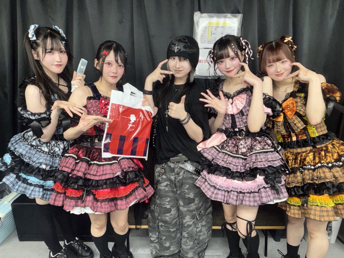 _ye_ai's tweet photo. 【work】
先日発表になったmelnoirさんの新曲『LIAR LIAR』
の振付を制作させていただきました！

右腕大疲れ振りを、爽やかに熱く踊ってくださっていて最高でした；；
6/20(土)からサブスク解禁のようです！
私もたくさん聴きます♩

貴重な機会をいただきありがとうございました！
#めるのあ https://t.co/qlDaLE3XfQ