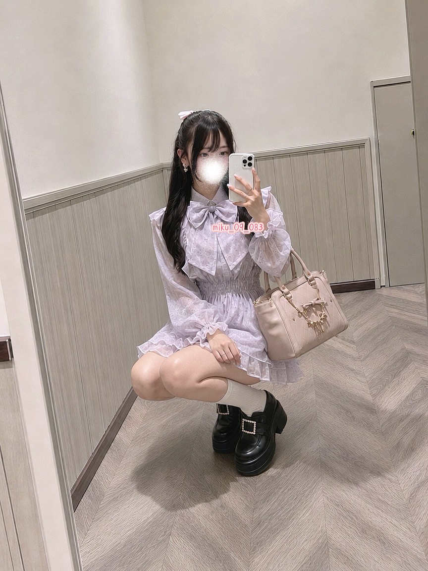 miku_09_083's tweet photo. 全力で可愛くしてきたのに見せる相手��鏡だけなの https://t.co/NxJLE30aLh
