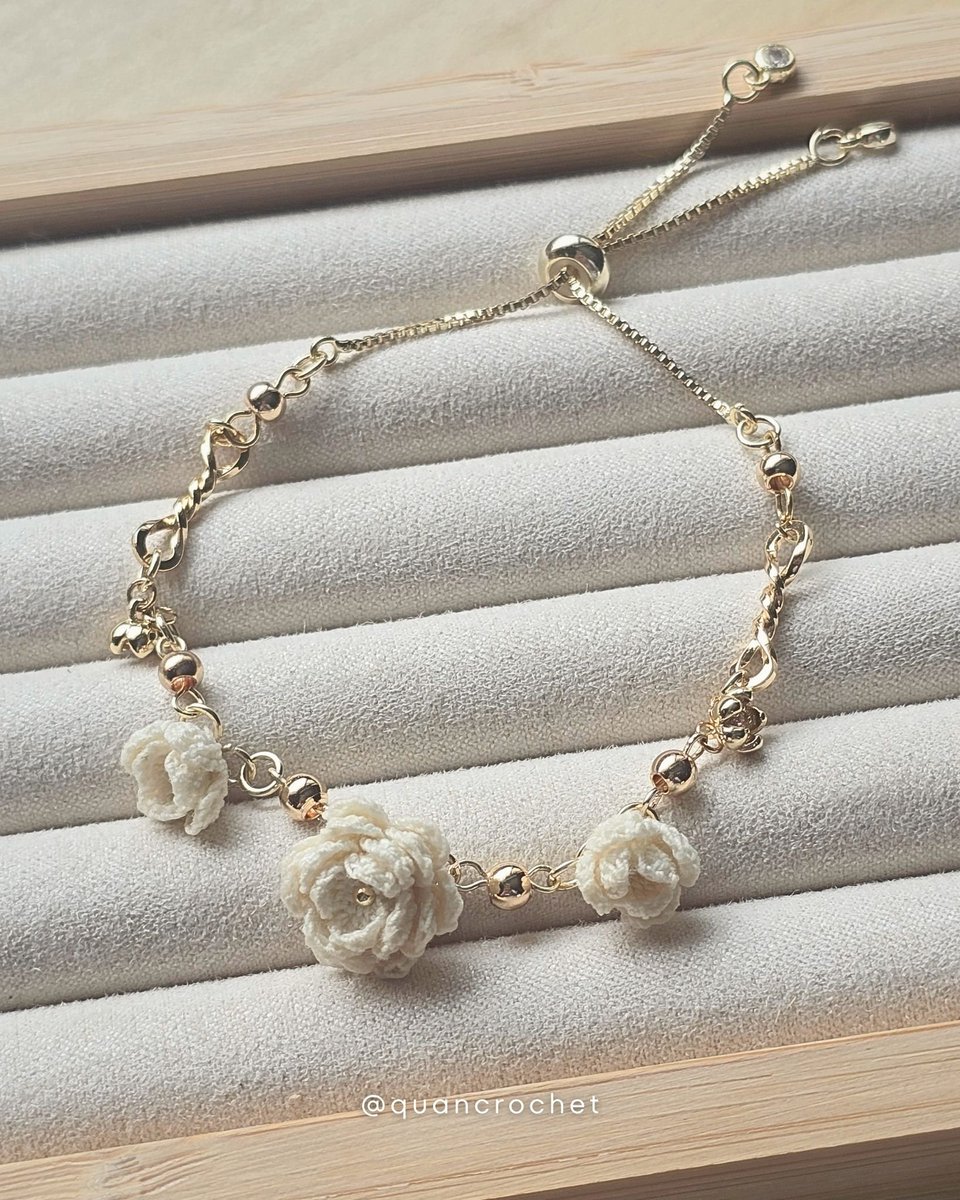 quancrochet's tweet photo. ❀ ดอกมะลิ ❀
⊹ แหวน: FREE SIZE
⊹ กำไล: แบบรูด
⊹ สร้อย: โซ่สแตนเลส
⊹ ต่างหู: ก้าน S925
꒰ เปลี่ยนเป็นต่างหูหนีบ ฟรี! ꒱

ราคาอยู่ใน Reply ทั้งหมดส่งฟรี EMS

╶╶╶╶╶╶╶╶ ୨୧╶╶╶╶╶╶╶╶
⊹ จองผ่าน DM หรือคอมเมนต์ใต้โพสต์ https://t.co/uyiyROqDr5