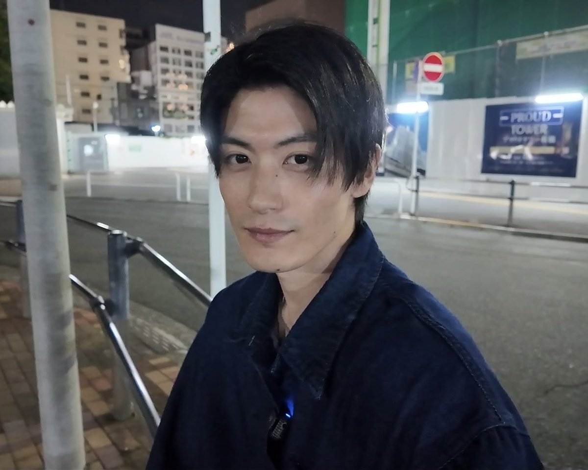 gesoblack's tweet photo. 世間に見つかるまで深夜徘徊続けるよ https://t.co/ngFW57xALG