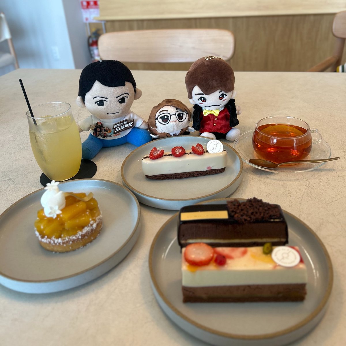 Ry__0m's tweet photo. 岡崎飯テロჱ̒^o̴̶̷̤ ·̫ o̴̶̷̤^)ALTも書いた
あとねー、毎度おなじみらんぱーくと福虎、二次会でノーブルも行ったね✨

またまんぷくやときぶさちは見送りで次こそ、、(笑)
なにより暑すぎてやばかった😭もう岡崎は夏でした https://t.co/9aDzrOnMek