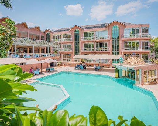 IGISABOTELEVIS1's tweet photo. Muri kino gihe cy'Impeshyi ndetse no mu bindi bihe bisanzwe, Hotel imwe yonyine uziyakiriramo ukumva uratuje ni LEMIGO Hotel. Hotel irangwa na Serivise utasanga ahandi ikagira Ibyumba by'inama no kwiyakiriramo byinshi. IKAZE kURI MWESE @LemigoHotelinfo @visitrwanda_now https://t.co/54vzx7aQ31