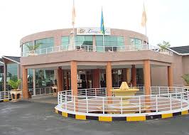IGISABOTELEVIS1's tweet photo. Muri kino gihe cy'Impeshyi ndetse no mu bindi bihe bisanzwe, Hotel imwe yonyine uziyakiriramo ukumva uratuje ni LEMIGO Hotel. Hotel irangwa na Serivise utasanga ahandi ikagira Ibyumba by'inama no kwiyakiriramo byinshi. IKAZE kURI MWESE @LemigoHotelinfo @visitrwanda_now https://t.co/54vzx7aQ31