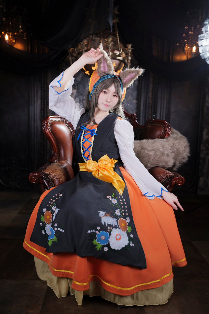 chika_ncs's tweet photo. ☆コスプレ/cosplay 
学園アイドルマスター
羊飼い / チナ
倉本千奈
 --- 
photo:@yflether13 

エプロンのペイントがんばったー！難しめなスタジオなのに綺麗に撮っていただけて嬉しい……❣

 #人狼潜む学園アイドル併せ https://t.co/y3dhlMZ7fI