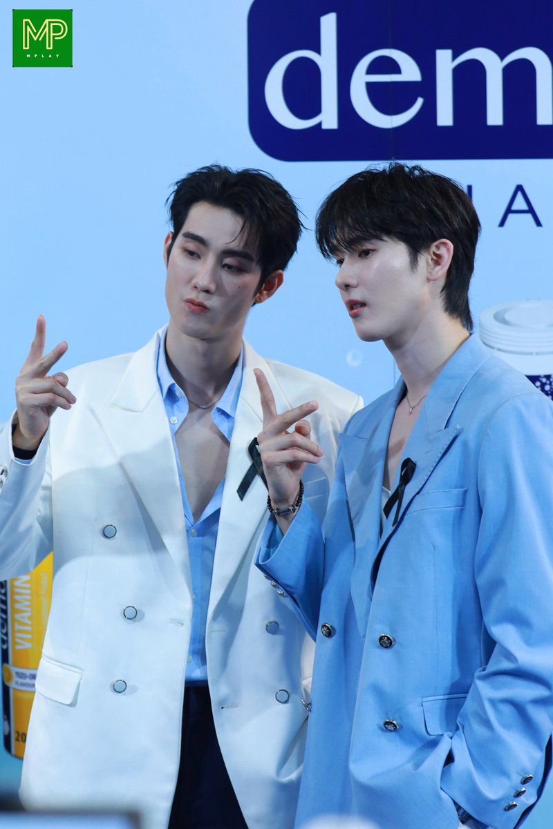 MPlay_2021's tweet photo. ส่องความหล่อ ฟอส-จิรัชพง���์ กับ บุ๊ค-กษิดิ์เดช ในงาน “Demosana ForceBook Lucky Fans” 

FORCEBOOK WITH DEMOSANA
#DEMOSANAXFORCEBOOK 

#fforce_ #forcebook
#DEMOSANA https://t.co/PCpDRoWCYO