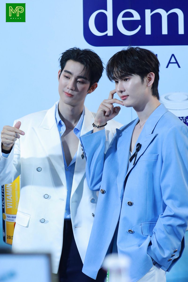 MPlay_2021's tweet photo. ส่องความหล่อ ฟอส-จิรัชพง���์ กับ บุ๊ค-กษิดิ์เดช ในงาน “Demosana ForceBook Lucky Fans” 

FORCEBOOK WITH DEMOSANA
#DEMOSANAXFORCEBOOK 

#fforce_ #forcebook
#DEMOSANA https://t.co/PCpDRoWCYO