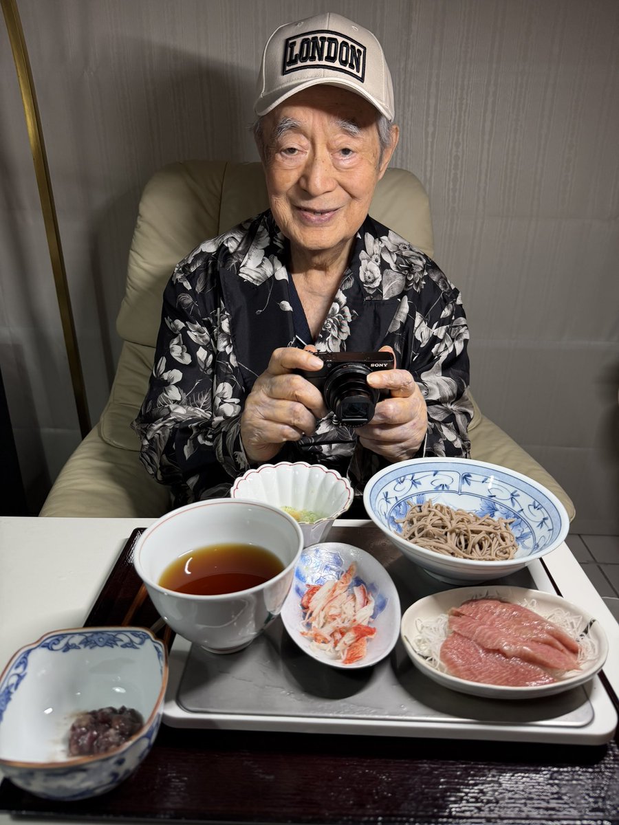 Dr_NakaMats's tweet photo. 本日は長寿の食事に関する本の打ち合わせを出版社と行った。多くの人が読んでくれるかな？ https://t.co/dACEReWuUl