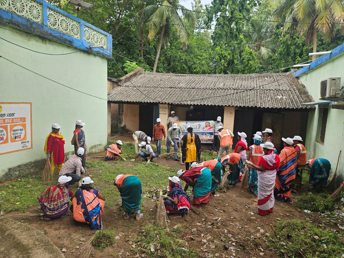 BSuliapada59524's tweet photo. Swachhta se Swagat Programe uder Suliapada Block Dt-19.06.2026
@rashtrapatibhvn 
@PMOIndia 
@CMO_Odisha 
@PRDeptOdisha 
@ZP_Mayurbhanj 
@DM_Mayurbhanj https://t.co/yHAUpz5tH8