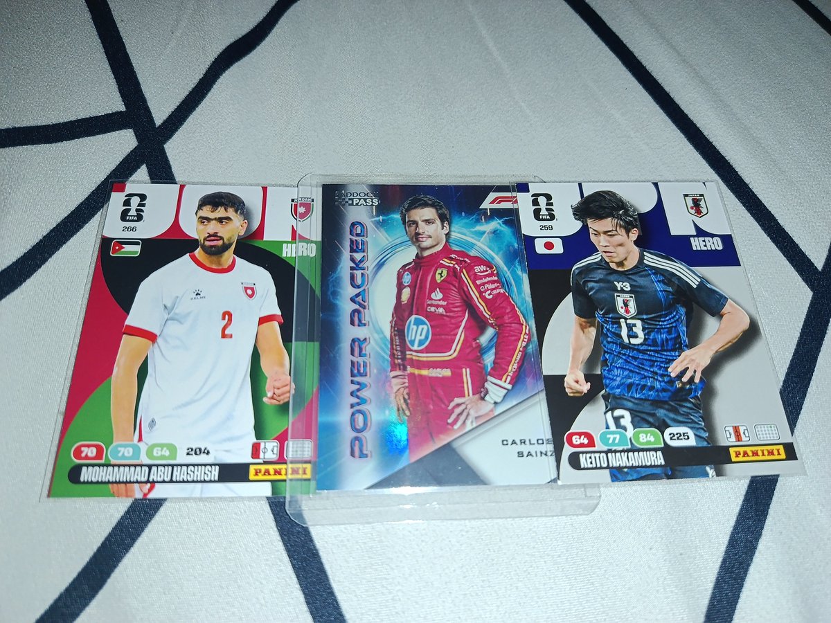 pawsRR_'s tweet photo. OMG!!!!! 
My baby just landed~
Akhirnya punya Carloz in red. Ganteng banget 😭😭😭😭
My first pamini football card. I got Nakamura keito from seller terdabest di X @blacksvvann 🫶🫶🫶
Thankyou somuch. Selalu suka packing yang super aman. Sukses terus ya kaaaaa. Semoga hülk gacor! https://t.co/u7dwBoDov3