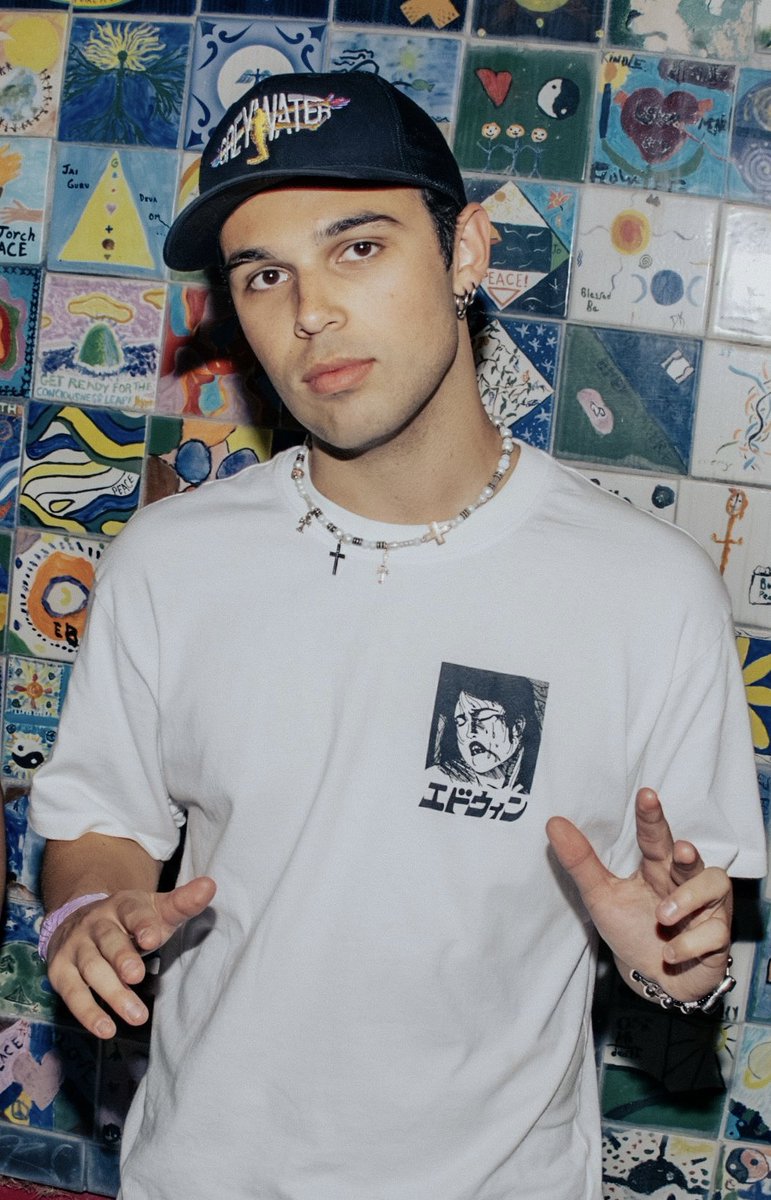 BrettRyderMusic's tweet photo. Start your morning with Safe Sex.  (Out now, everywhere you stream music!) https://t.co/4iw0LI58mW https://t.co/ssBIUdAkrE