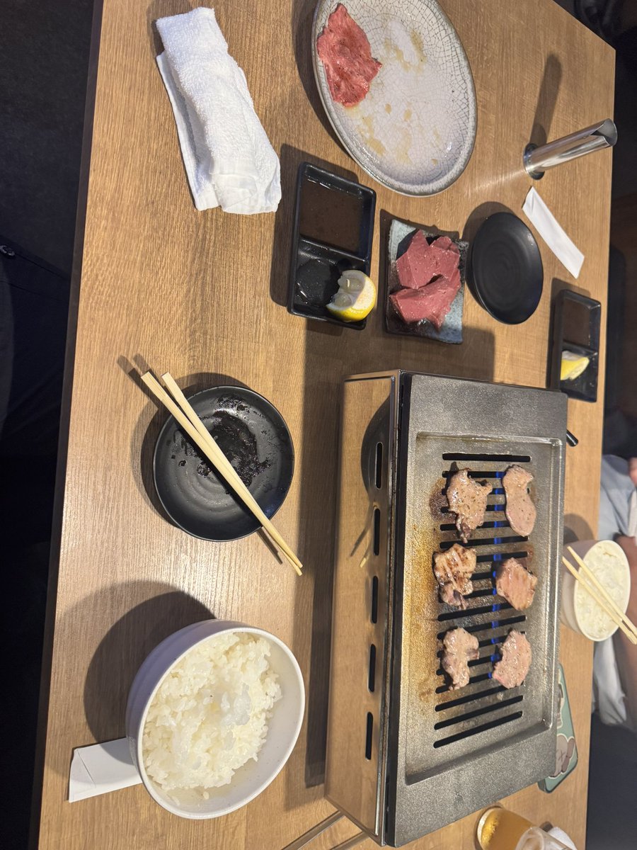 0TUKAReina's tweet photo. 勝利の焼肉 https://t.co/ljW58AgOOj