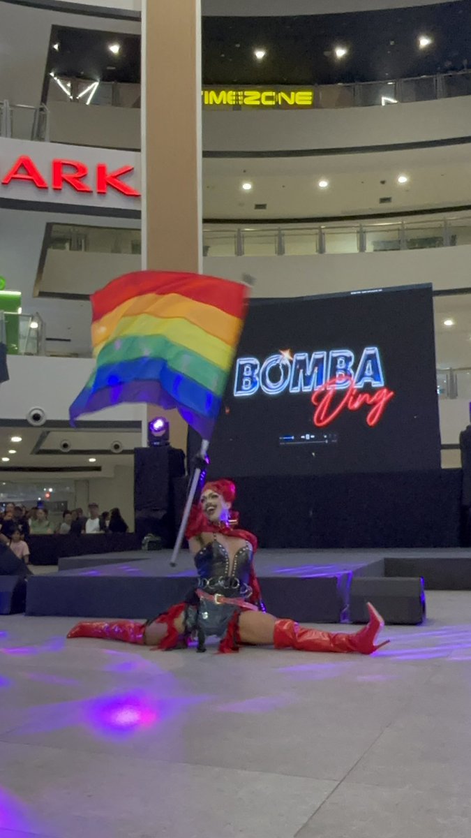 BG_Marianne14's tweet photo. Happy Pride, Queen @bomba_ding 
#Queercon2026 https://t.co/MrxaZVWOdu