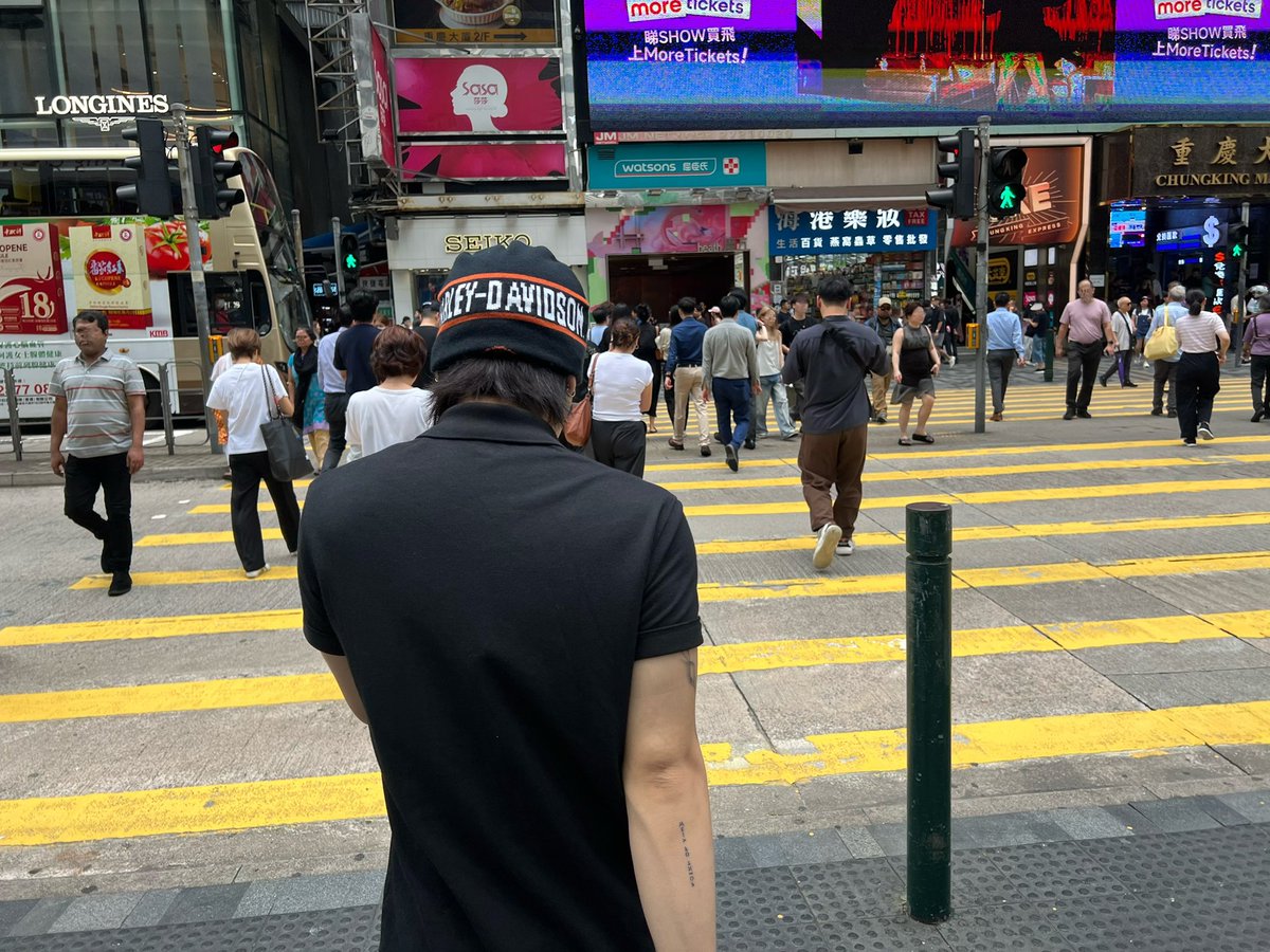 ARTY___OFFICIAL's tweet photo. https://t.co/V5My3xyo6Q