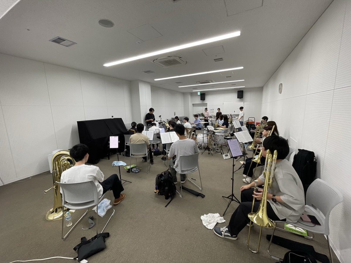 arkswo1031's tweet photo. 先週も通常通り合奏！
まだまだ必死に譜読み中👀

有難いことに直近多くの見学問い合わせをいただいております！
特に下記パートを大募集しておりますので、興味ある方ぜひHPよりお問い合わせください！✉️

#杉並区吹奏楽
#吹奏楽団
#団員募集
#チューバ
#ファゴット
#クラリネット
#パーカッション https://t.co/kKR7yqfm9F