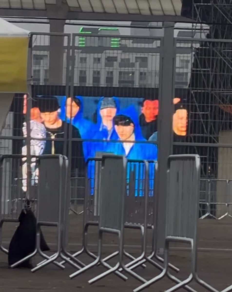 lovefordance's tweet photo. Hehe look at them wearing this cute little blue raincoat for their rehearsal today cos is pouring today in Korea. Hope the weather will all be good for the show tmr🙏🏽🙏🏽 

Ctto : https://t.co/cWrV02b14R https://t.co/JiyoVB9Gqs