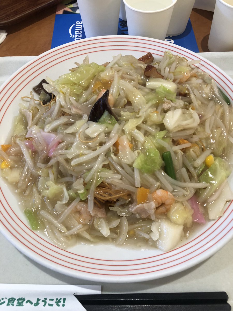 Saymusa5's tweet photo. 最近の昼ご飯巡り‼️

☆麻辣は辛いので…エビ🦐ワンタン。
ぷりぷりでスパイシー。
☆リンガーハット…野菜たっぷり皿うどん。お酢をたっぷりかけてカラシをつけ食べる。最高👍
☆幕張パーキング…勝浦タンタン麺
玉ねぎシャキシャキ。
何杯お水飲みながら食べる私。😆
本場の食べてみたい🍜

#麺好き https://t.co/8vs2X3HLLc