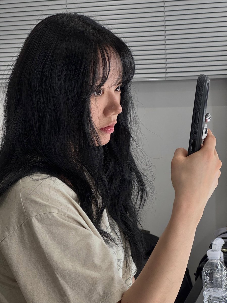 nuuxul's tweet photo. 260619 혜리 인스타그램 게시물

NEXT ACTOR 이혜리.

저의 모든 걸음에 함께해 주신 수많은 분들께 진심으로 감사드립니다. 
지금의 마음을 잊지 않고 앞으로도 진심을 다해 연기하겠습니다. 
지금처럼 따뜻하게 지켜봐 주세요!

#혜리 #이혜리 @hyeriherihey https://t.co/CZTq3U25Zn